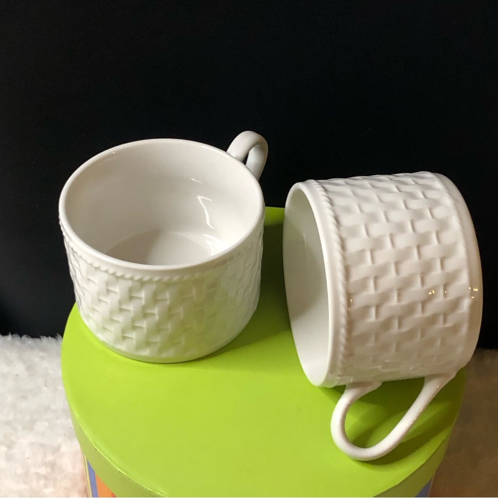 Set Of 2 Oneida’s Majesticware, Basketweave  Stoneware Cups/Mugs